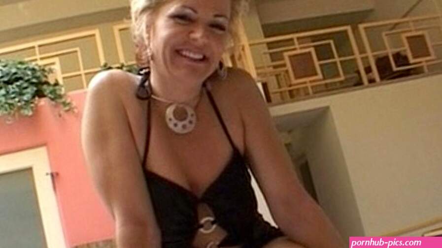 Kelly Leigh Proves Momma Knows Best