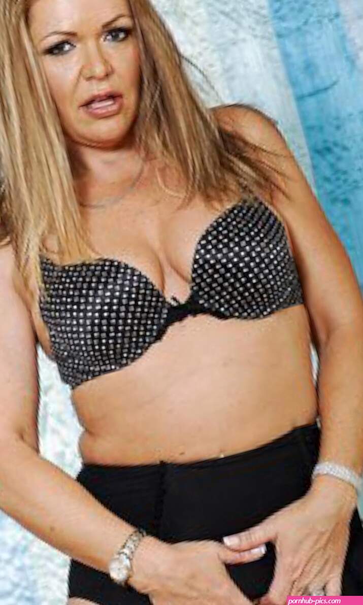 Kelly Leigh