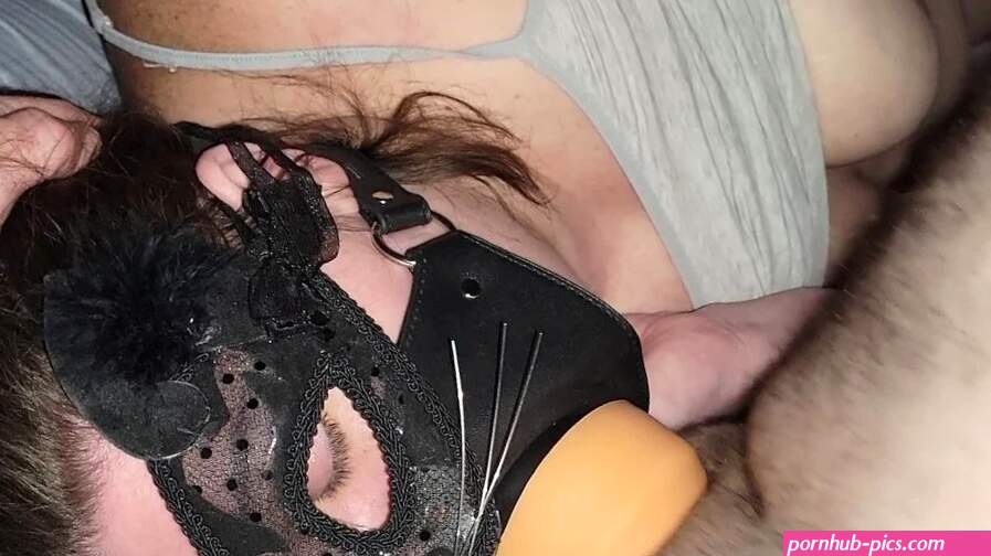 Slutty wife lets hubbys friend face fuck