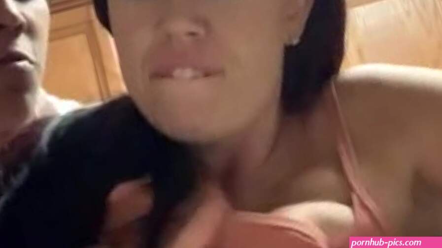 Nasty White Whore Fucking In Her Daddys Kitchen Pornofilme