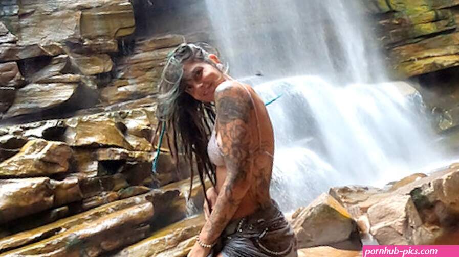 I GO TO FUCK IN A WATERFALL AND ALMOST GET CAUGHT VERY RISKY!