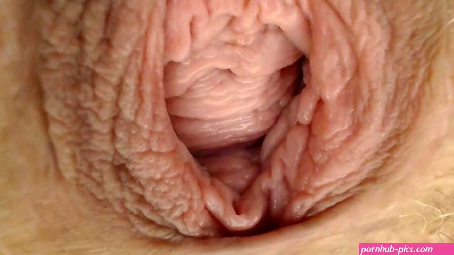 Extreme Closeup Gape Spreading Pussy