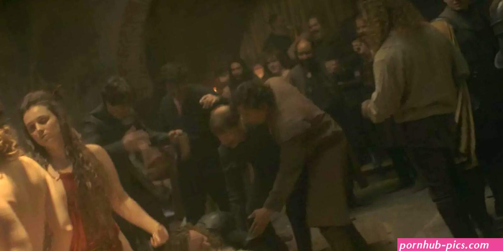 Sonoya Mizuno Sian Brooke public orgy scene from House of the Dragon s01e01 2022 tv serie