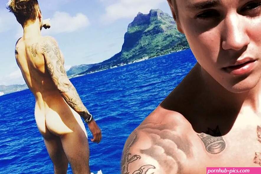 Naked Justin Bieber flashes his bum and fans go wild