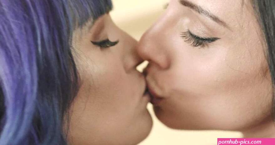 Lesbianas Mamando Porn Videos: UHD 4K 2160p XXX 2026