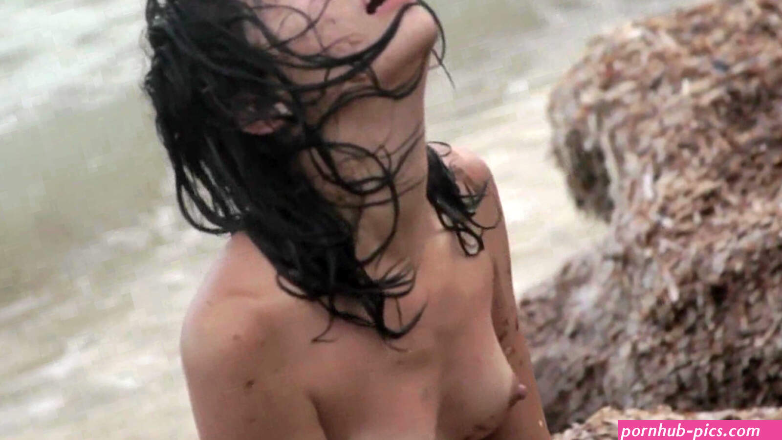Naked Leticia Len in Sarima a.k.a. Molinas Borealis 2 ANCENSORED