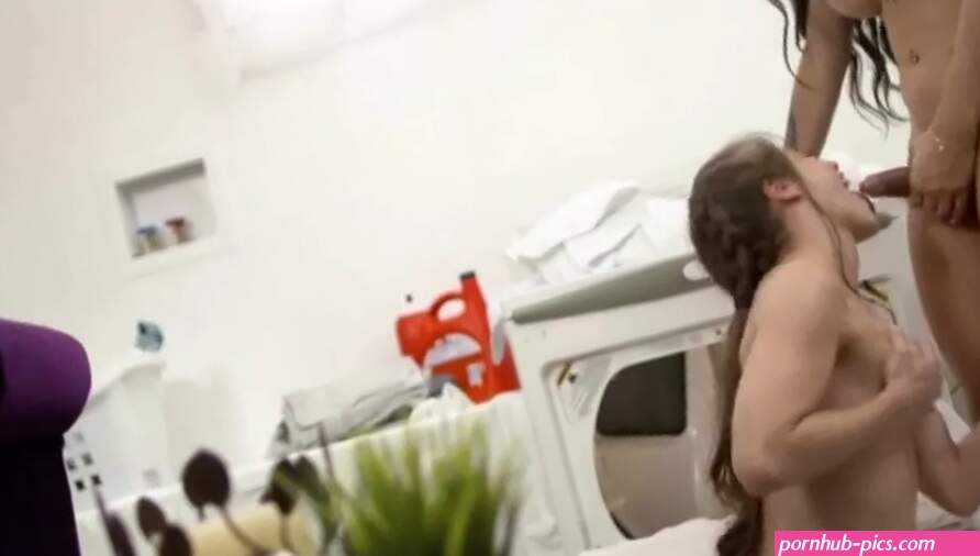 Slut TS maid fucks her boss while stuck on washing000