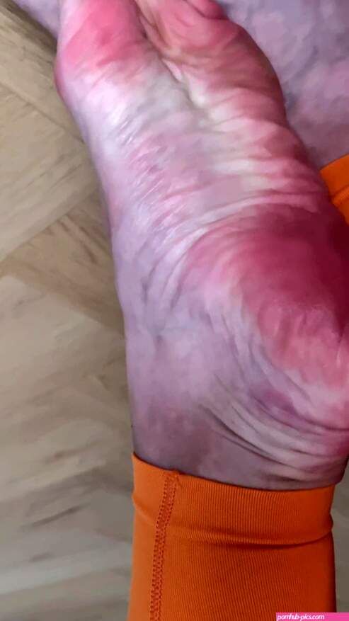 Show Feet in Flip Flops: Foot Fetish Solo Amateur Porn