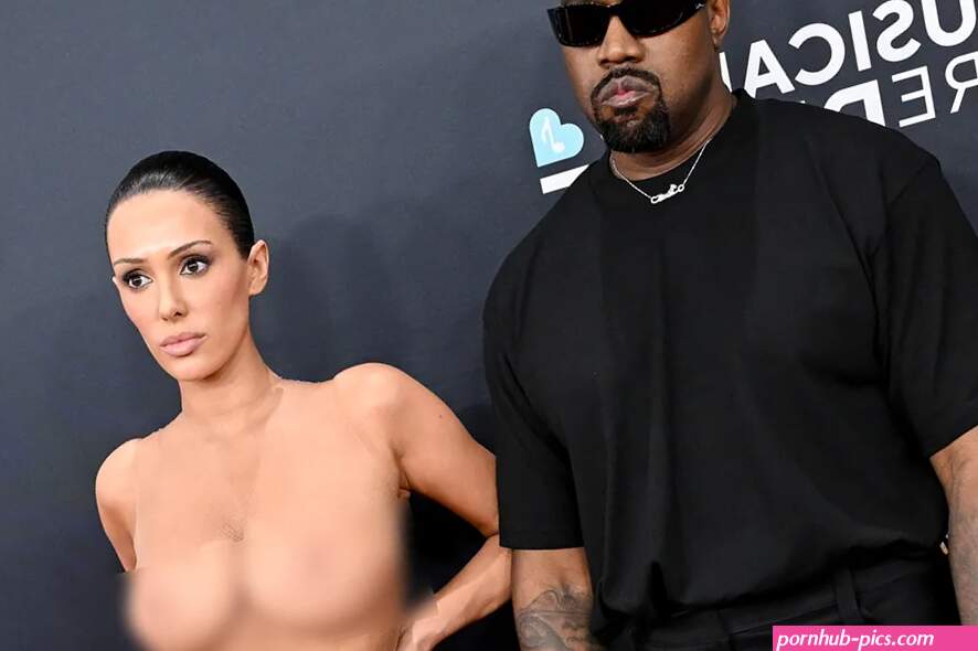 Kanye Wests Wife Bianca Censori Goes Naked on Grammys Red Carpet