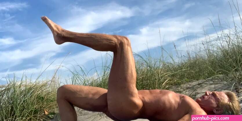 Mens Naked Yoga with Yogi JoPo
