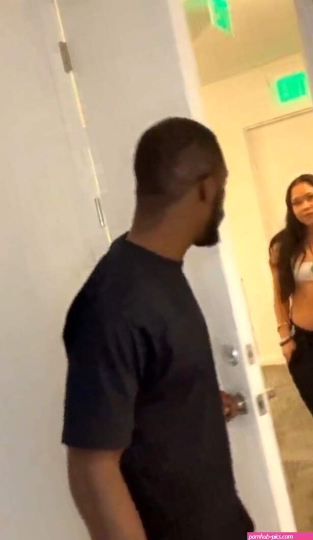 Asian hoe went to collect drugs for party and had to pay Pussy...
