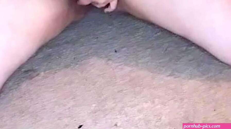 Masturbating while needing to pee and then peeing all over my carpet