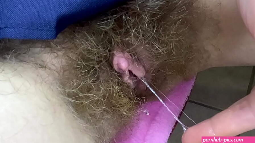 Nasty Hairy Pussy Huge erected Clitoris wet close up masturbation
