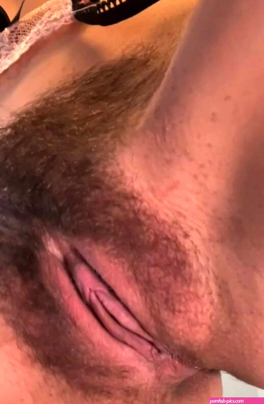 Scratch and sniff pussy
