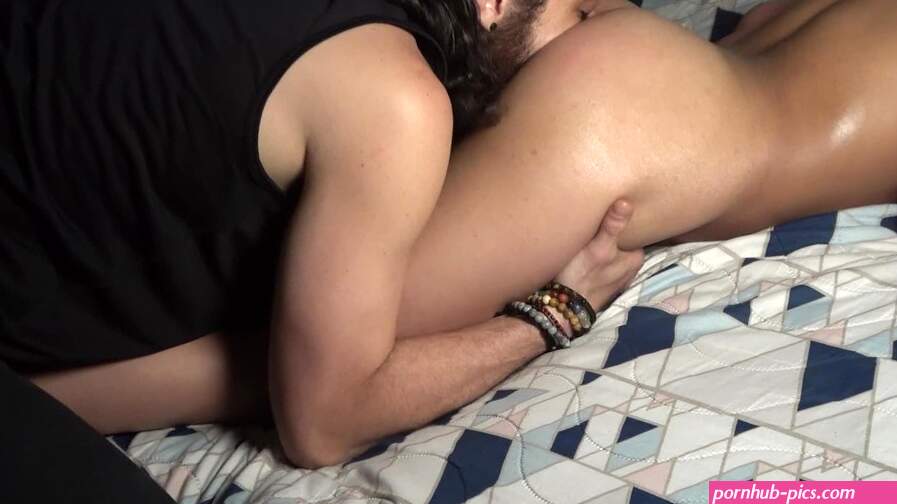 Si te gusta el sexo amateur real duro y apasionado tienes que ver este vdeo. DoggyStyle Creampie