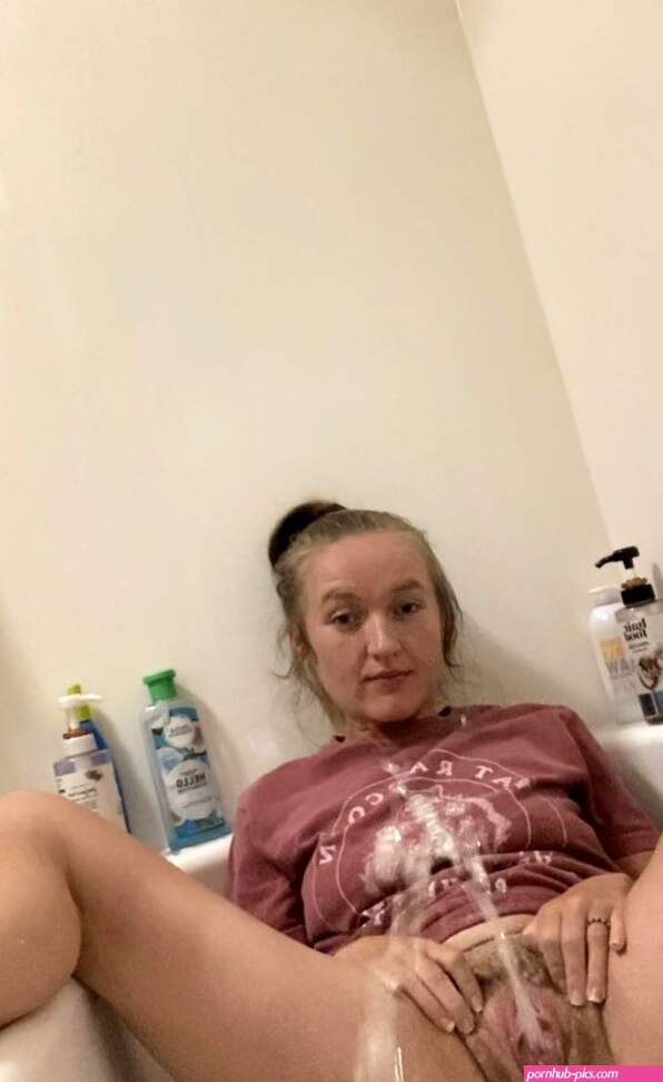 Would you let a slutty milf pee on your cock