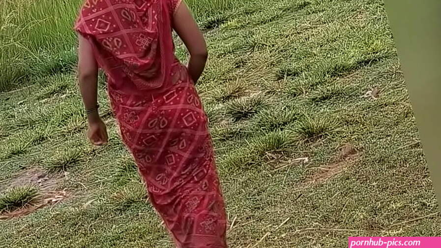 Hottest Indian couple at outdoor-sex at open public place