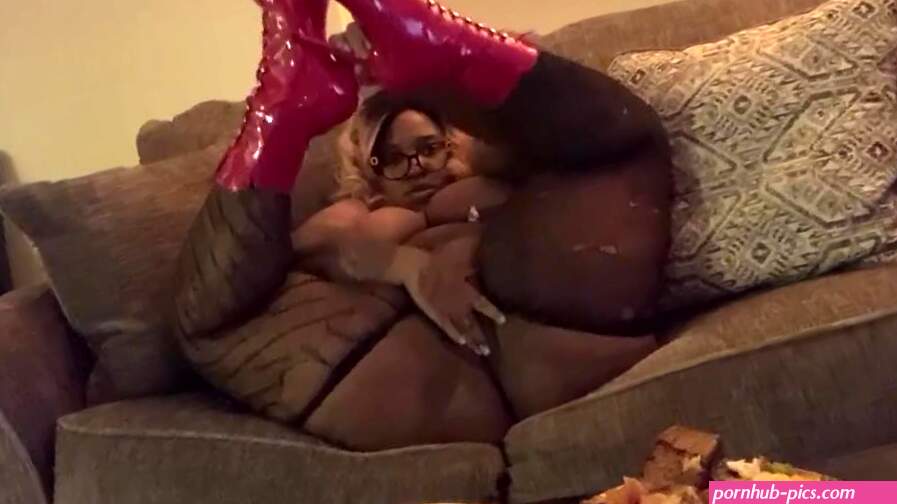 This Pussy Is Here With Food Happy Thanksgiving