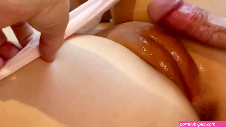 Tight Wet Pussy Gets Cum