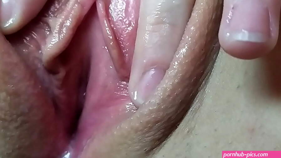 Close-up Masturbation.wet pussy dripping with slime