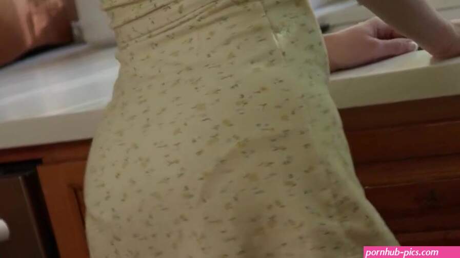 A young dad fucked hard to daughter while her wife was away watch online