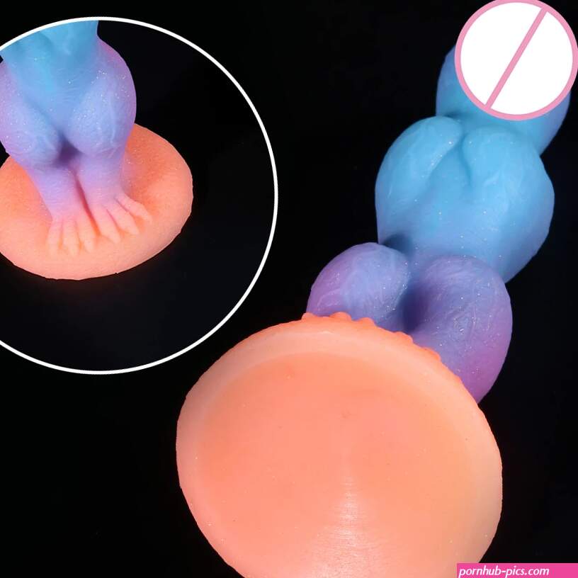 9 Inch Amazon Masturbation Glow Dildo Realistic Luminous Big Penis Dildo With Suction Cup Sex Toys for Woman