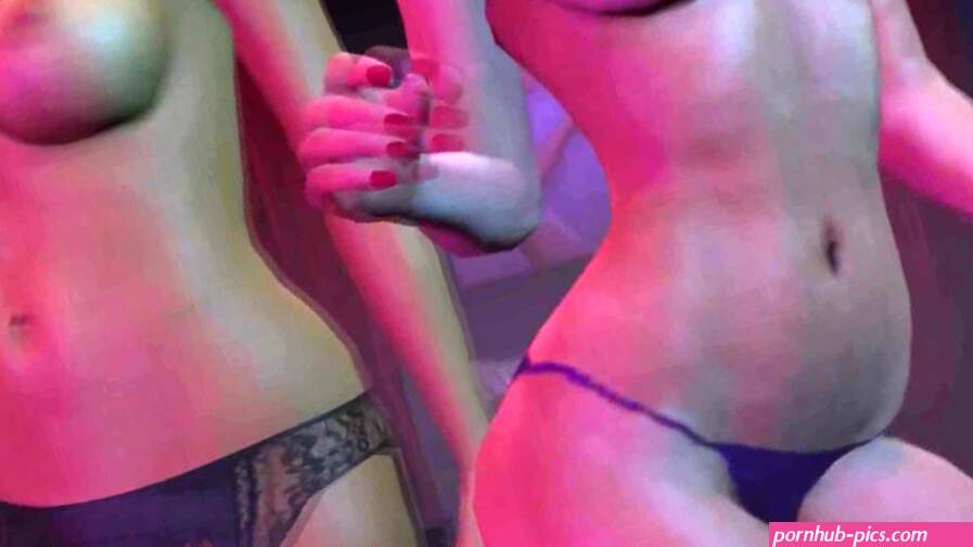 GTA V POV Sexy Strippers give Lapdance