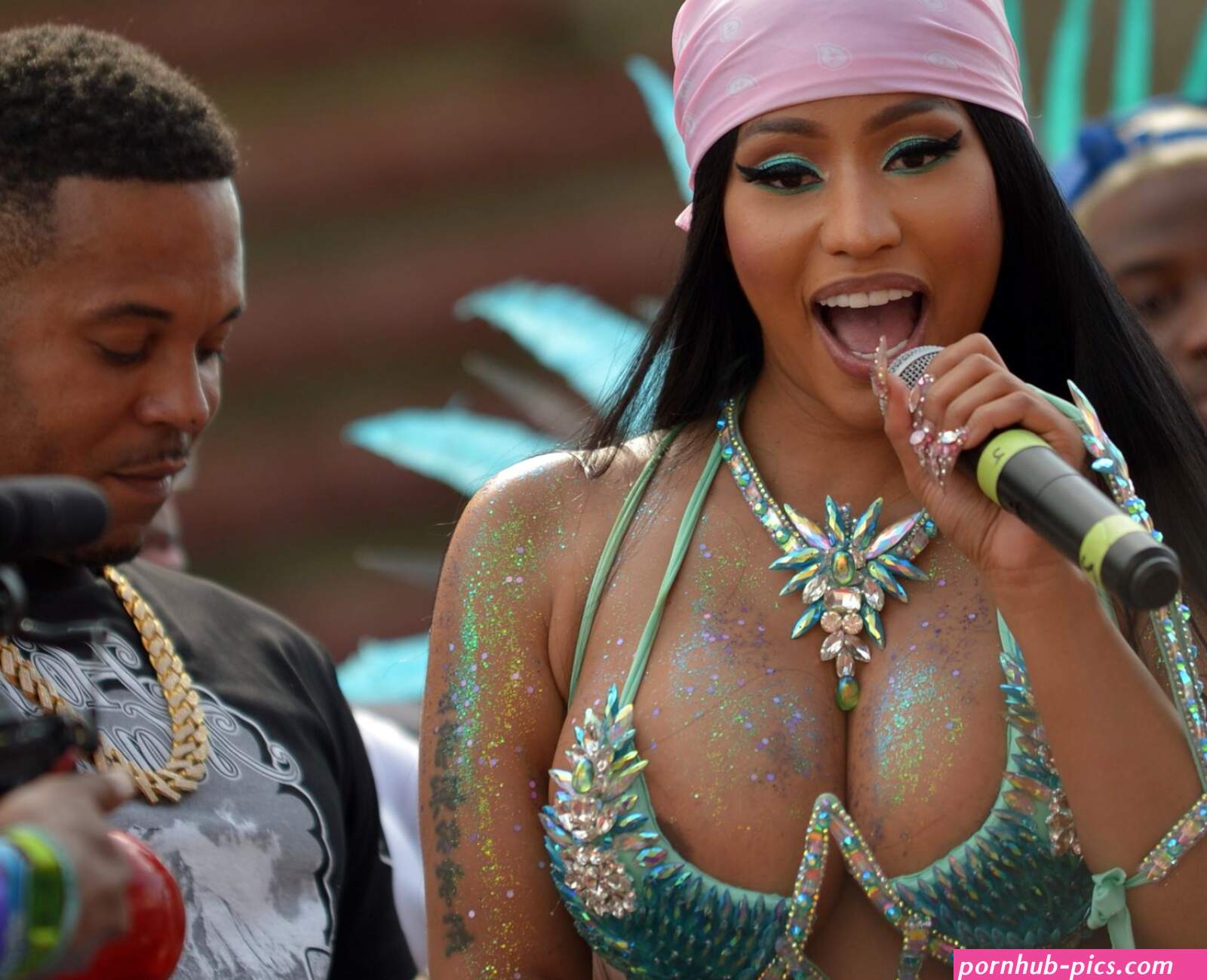 Nicki Minaj Carnival Nip Slip 4