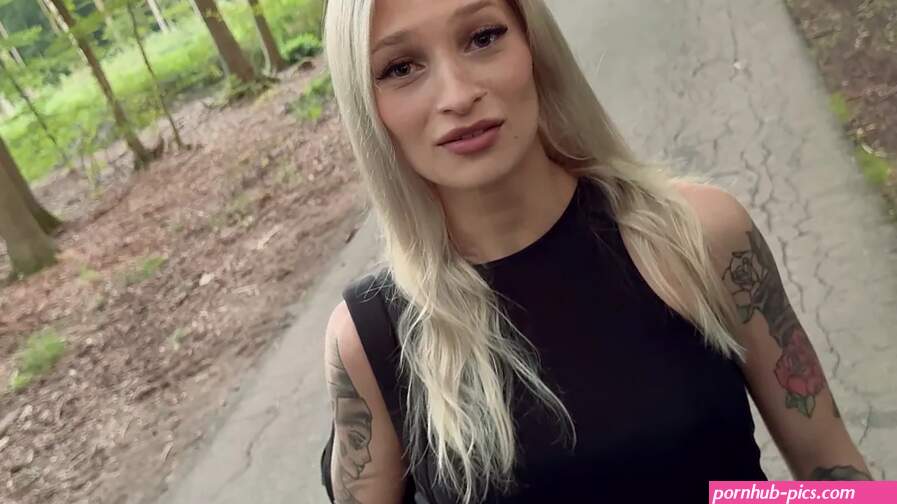 Outdoor Pussy Creampie for german Beauty