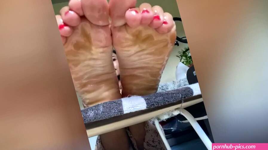 Princess NUTTY is ready for some oily feet action