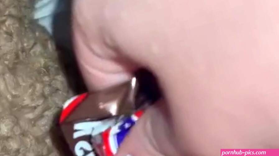 SNICKERS CHOCOLATE IN TEEN PINK PUSSY-KINKY PORN-FOOD FETISH-ARABIAN SNOWWHITE-BEST AMATEUR USA LA G