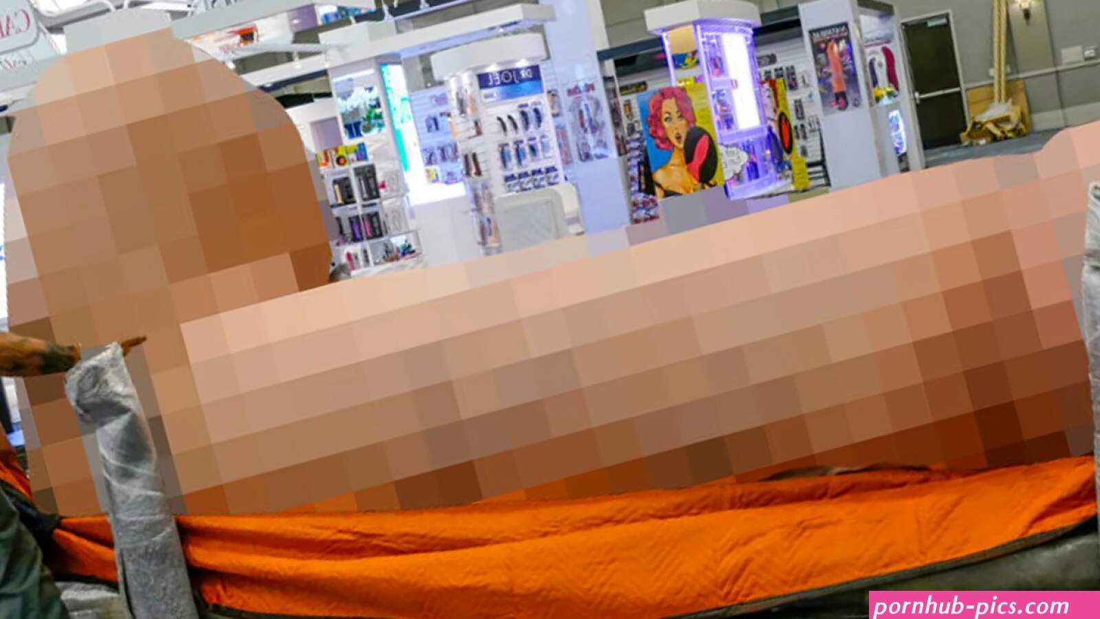 Sex Toy Company Erects Worlds Largest Dildo NFSW