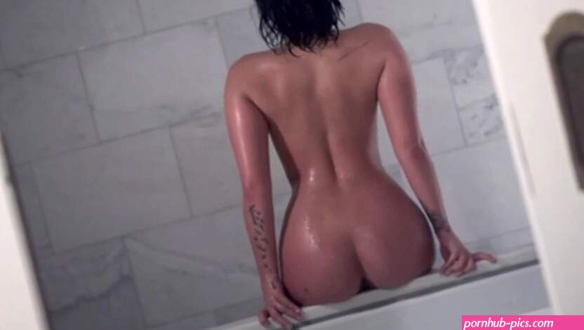 No Makeup No Clothes No Retouching: Demi Lovato Models Nude for Vanity Fair