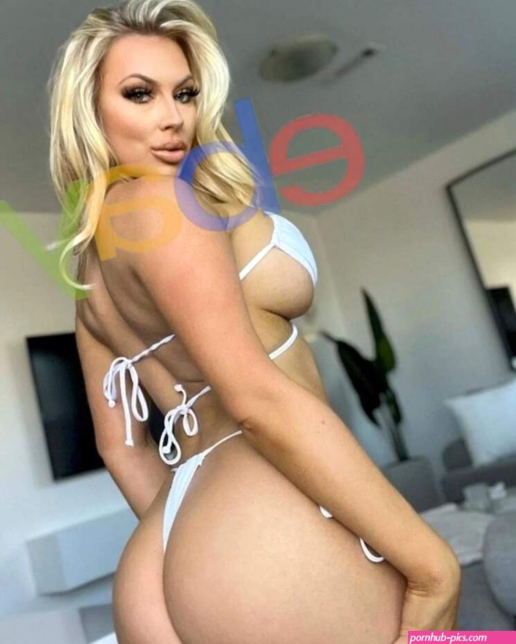 Kaelee Rene Beautiful Model 8x10 Glossy Photo