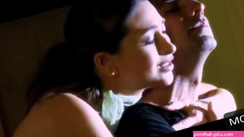 KARISHMA KAPOOR Nude