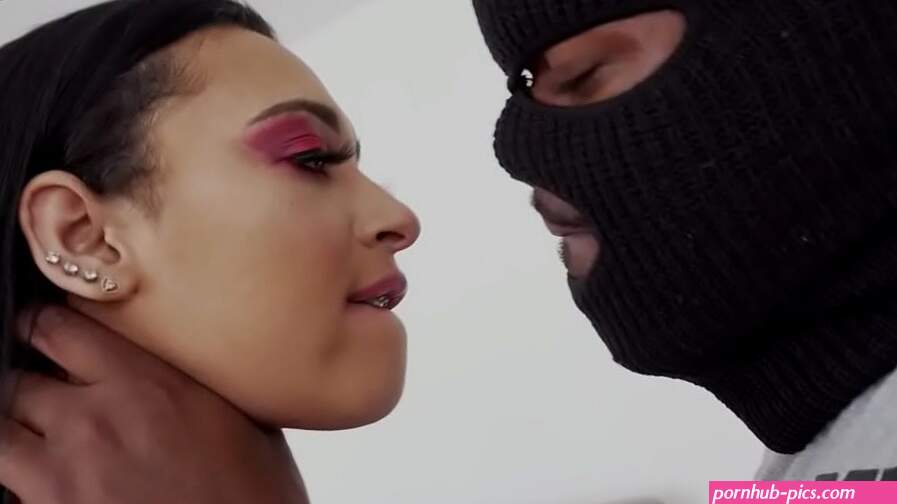 Thick Latina Slut Gets fucked
