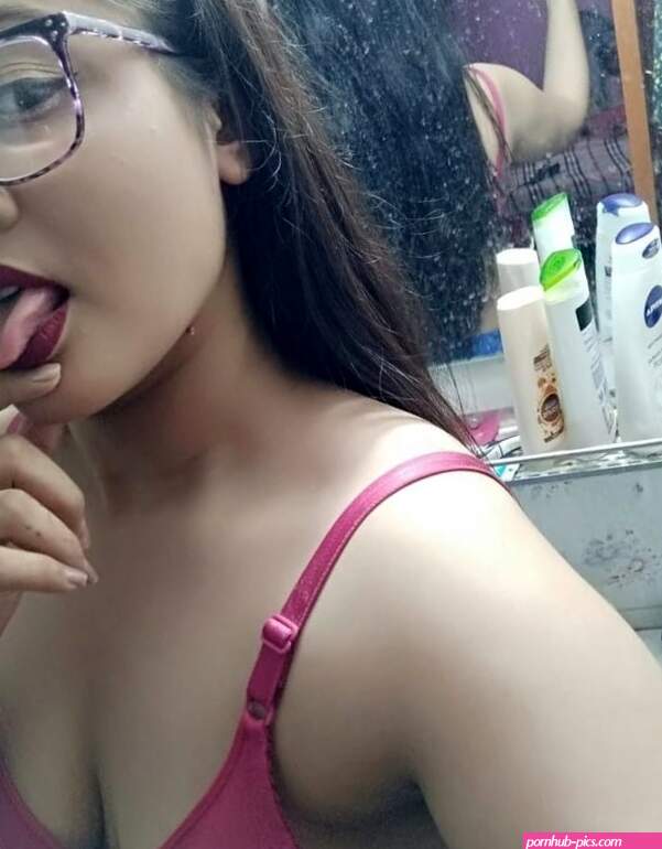 Bengali Daffodil University Big Boob Srabontee Nude Selfie