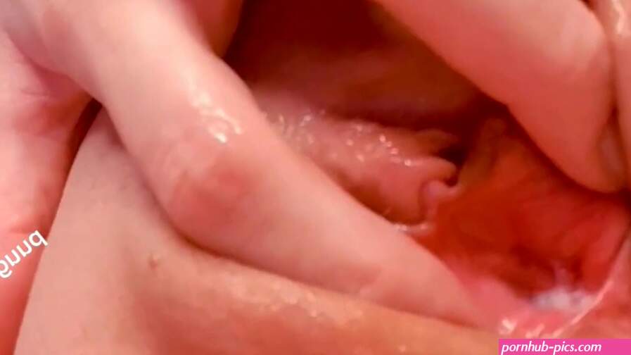 Putting my finger inside my wet pussy