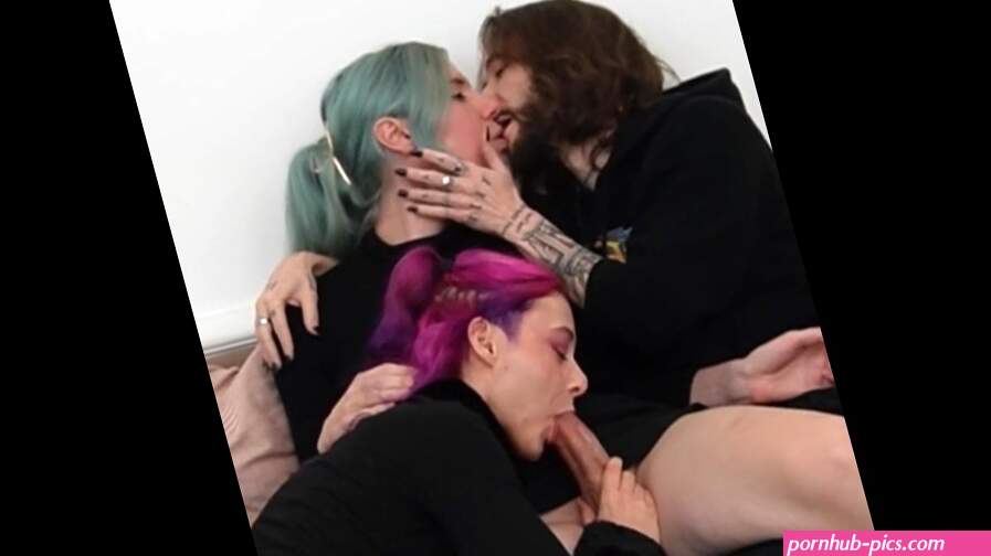 AMATEUR BOYGIRLTRANSGIRL THREESOME