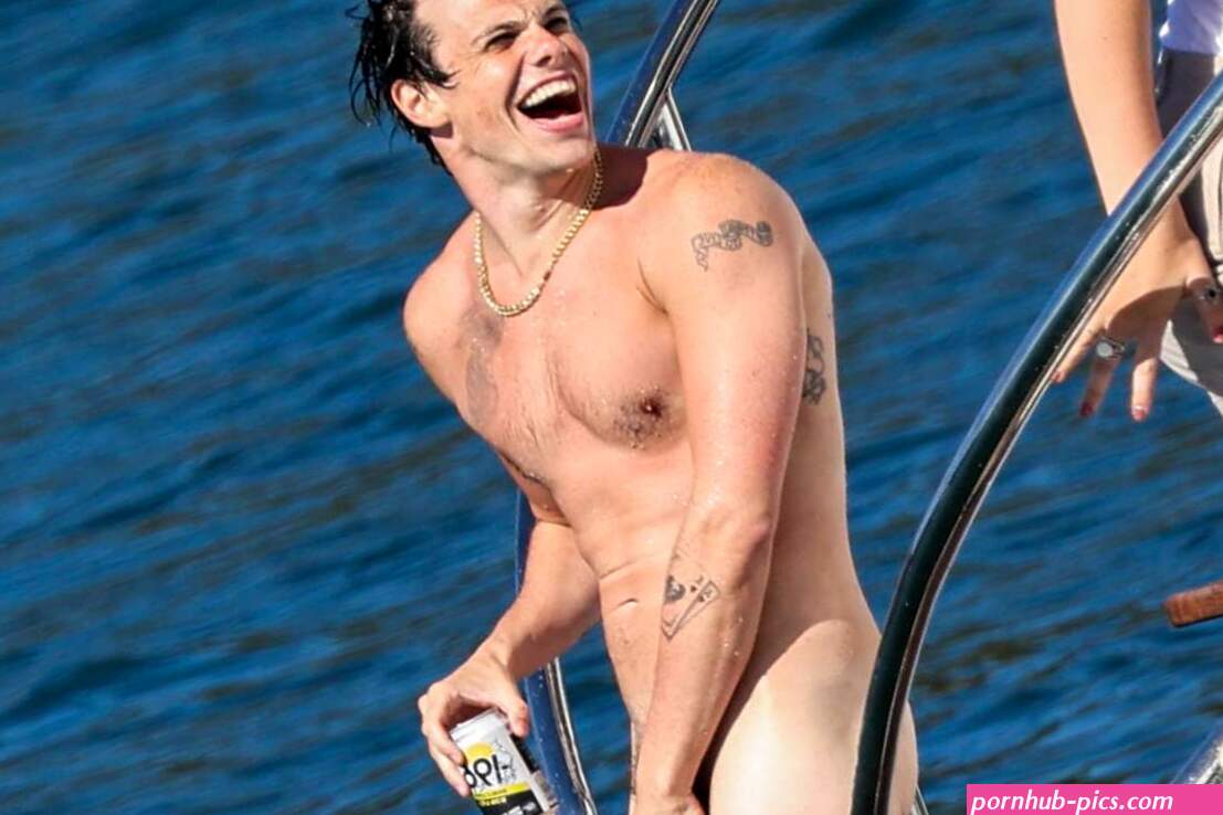 Yungblud Wears Only a Smile for Nude Yacht Outing in Sydney