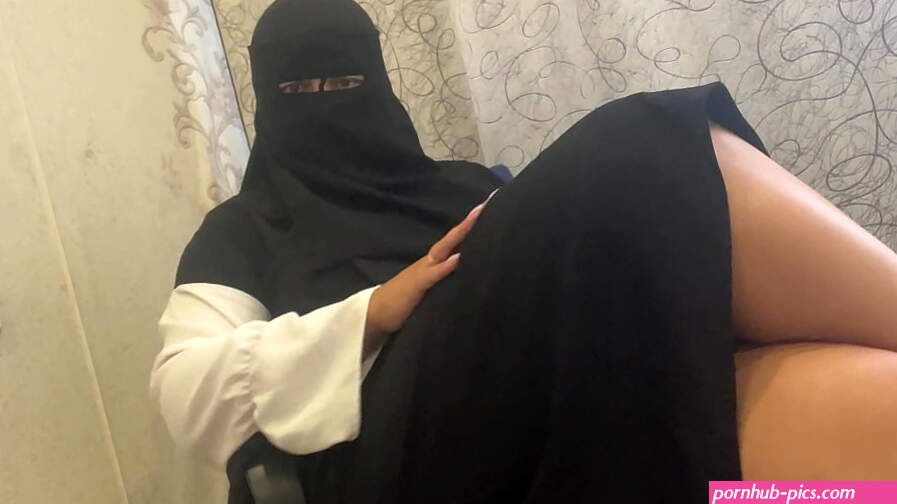 hijab arab stepmom masturbation