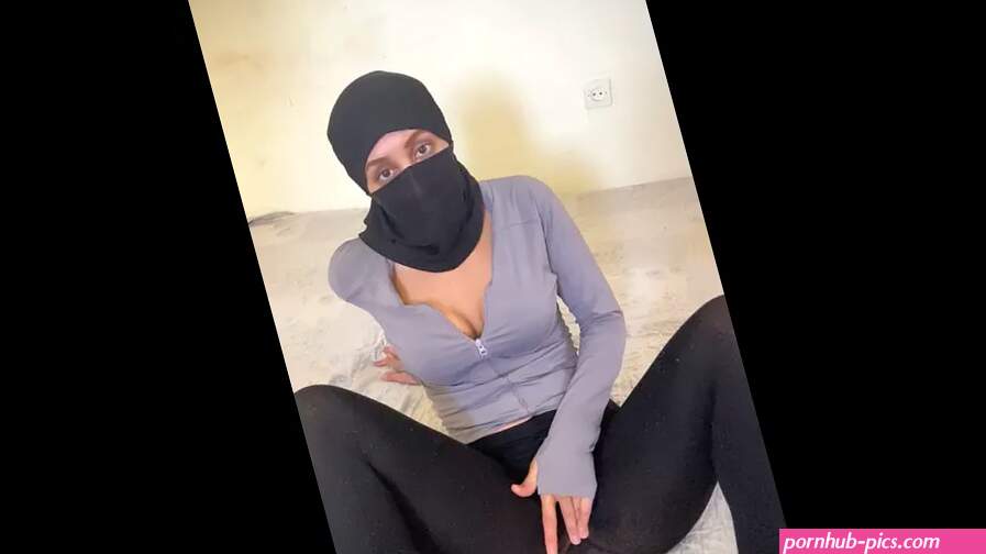 Horny arab girl in hijab slowly starts her solo muslim masturbation rubbing clit and pussy gently