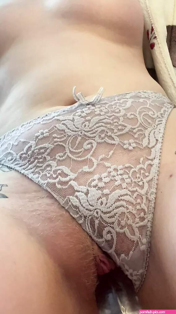 Fucking Myself with a Dildo While No One is at Home: Amateur Porn feat. Kuvadik
