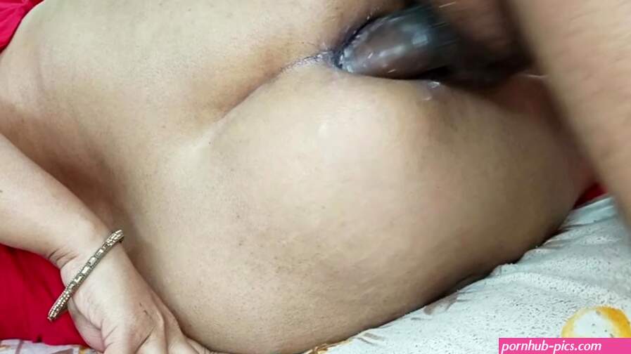 Homemade anal sex with Indian housewife