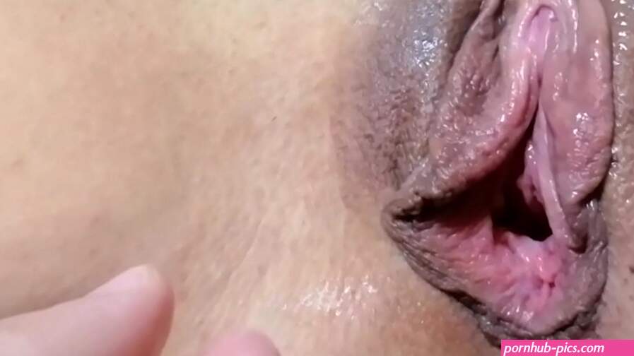 Close up pussy licking and real woman orgasm