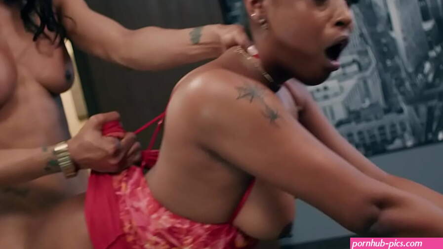 Trans Babe Creampies Her Bosss Pussy