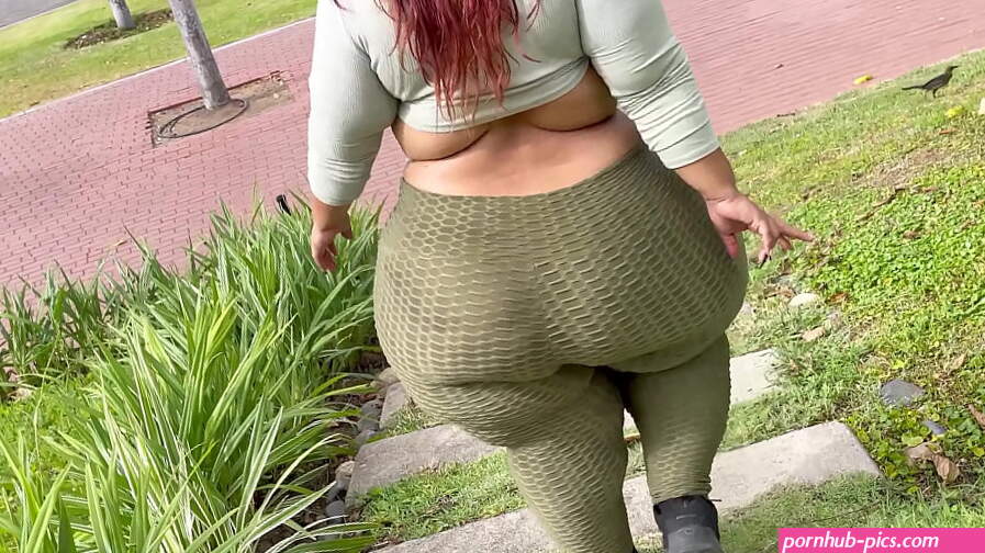 SSBBW Giant Pear Ass Walking Waddling