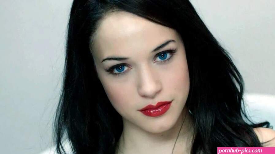 Alexis Knapp