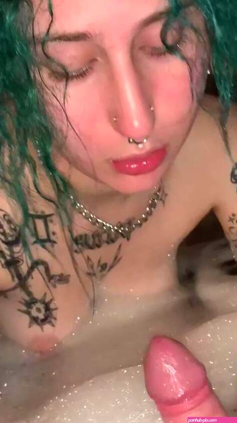 ur hot emo gf LINK IN BIOs Video on X