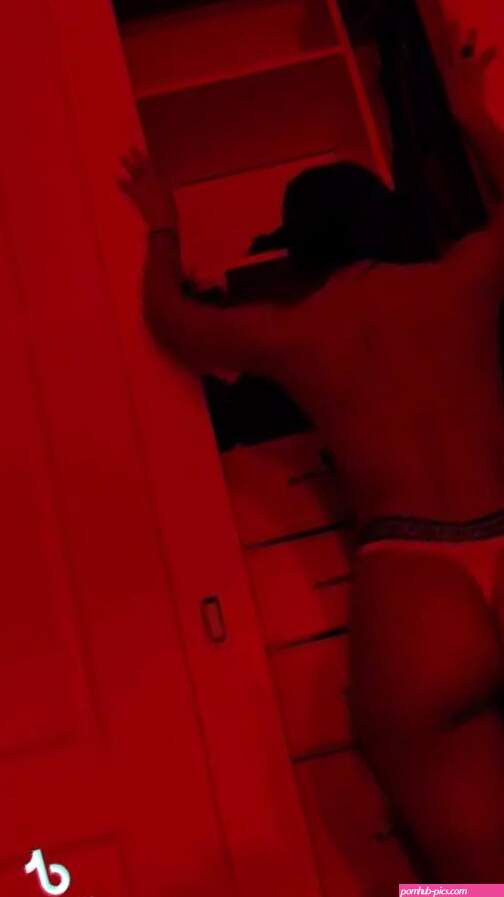 Beautiful nude girl Emarrb-1